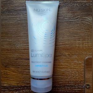 New Sensitive Cleanser